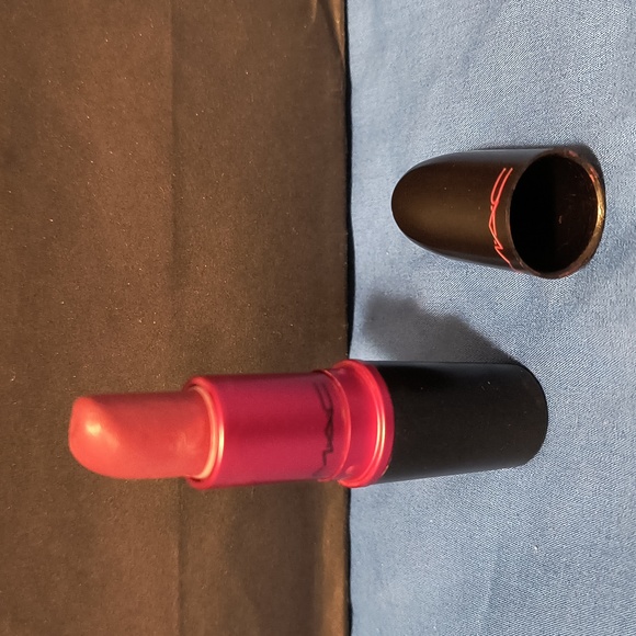 MAC Viva Glam III A46 Matte - Limited Edition Discontinued - Picture 4 of 7